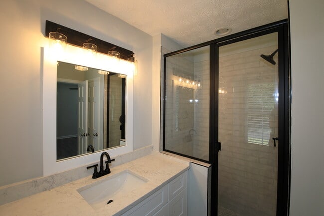 Building Photo - 4143 Meadow Way