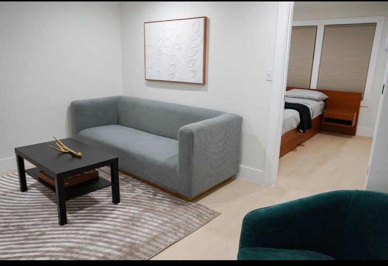 Building Photo - 466 Avon Ave