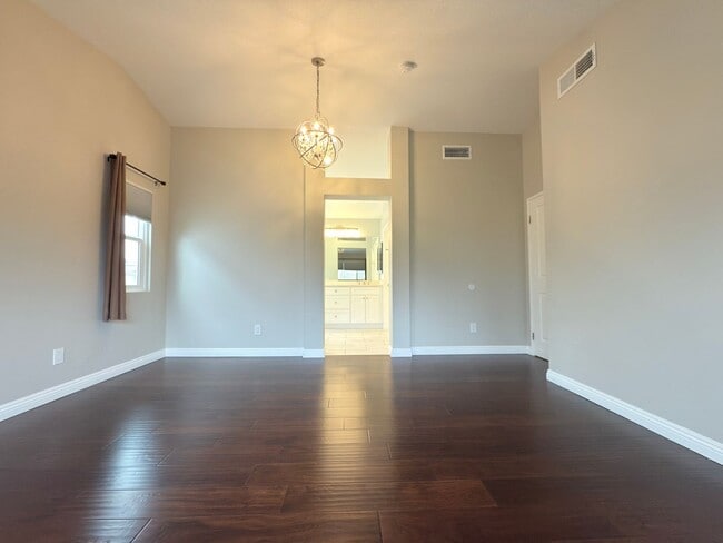 Building Photo - Spacious 4-Bedroom Home in Private Sylmar ...