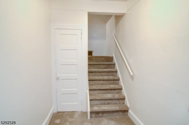 Building Photo - 1410 Hussa St