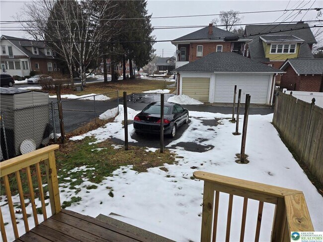 Building Photo - 1223 N Albright Ave