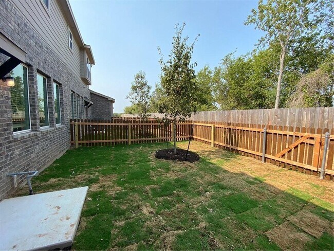 Building Photo - 17200 Crane Fly Dr