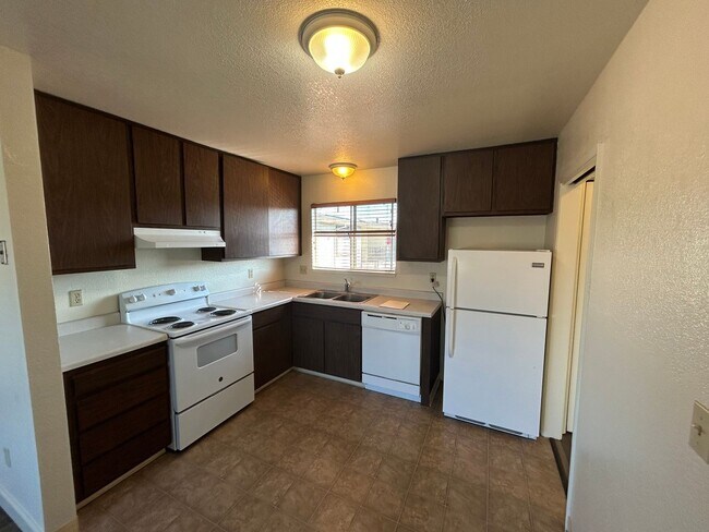 Building Photo - 255 E Romie Ln
