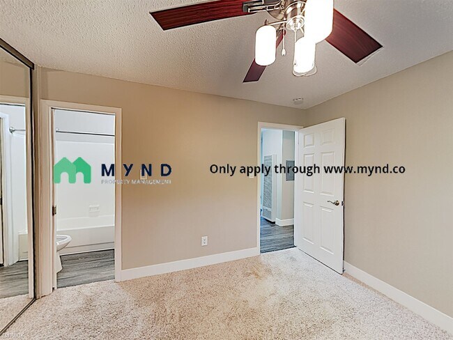Building Photo - 2 br, 1 bath Apartment - 1025 35th Ave Apt 13