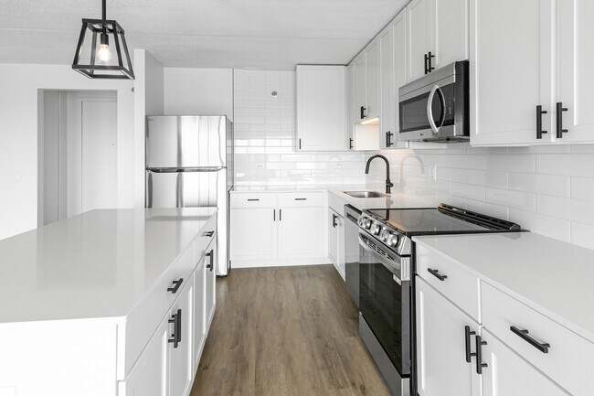 Building Photo - 1770 1st St