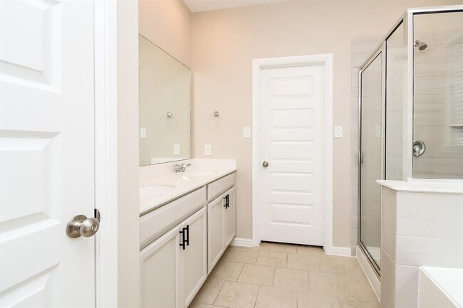 Building Photo - 8102 Cliffside Terrace Ct