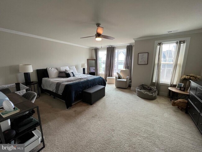 Building Photo - 405 Redbud Ln