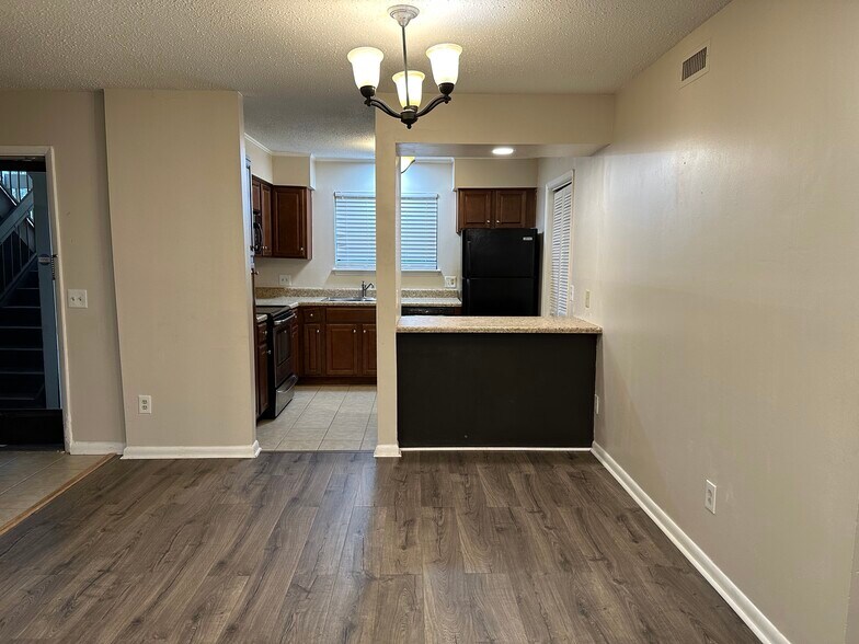 Primary Photo - 3156 Heathstead Pl