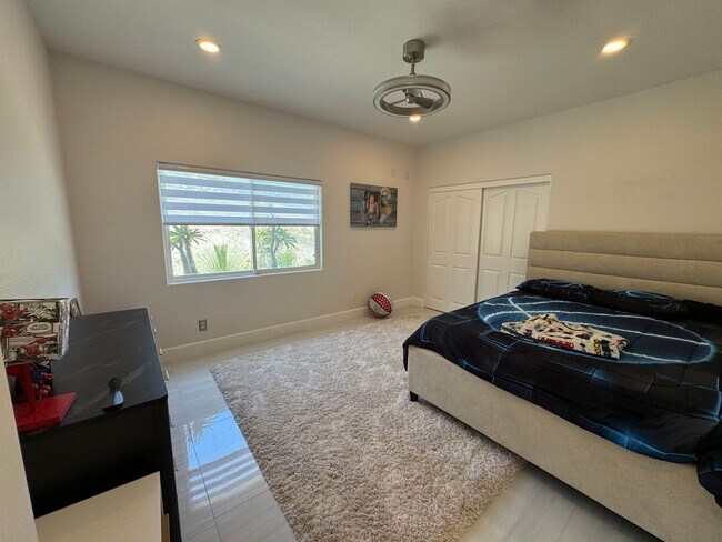 Building Photo - BEAUTIFUL 4BR/3BA home in SINGING HILLS VI...