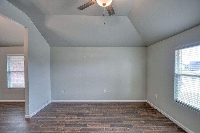 Building Photo - New Construction in Varenna Landing! Storm...