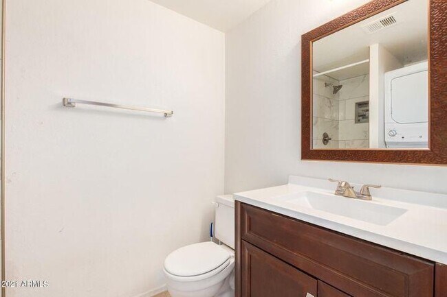 Building Photo - 1042 S Mariana St