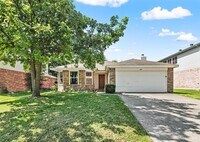 Building Photo - 2817 Briargrove Ln