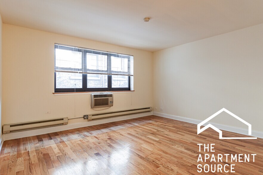 Building Photo - 665 W Wrightwood Ave
