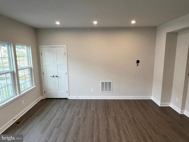Building Photo - 1704 Belle Fourche Dr