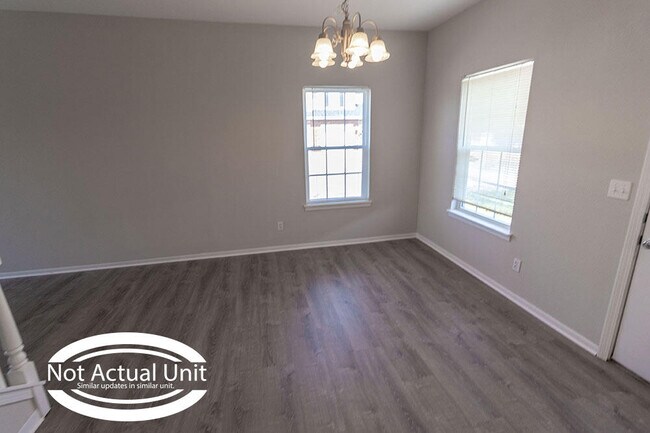 Building Photo - 5000 Derby Ridge Dr