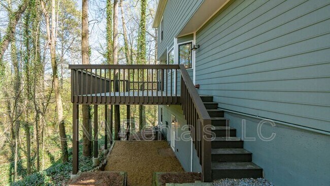Building Photo - 870 Mitsy Ridge Dr