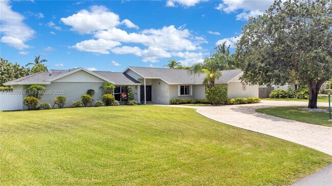 Building Photo - 15300 SW 164th St