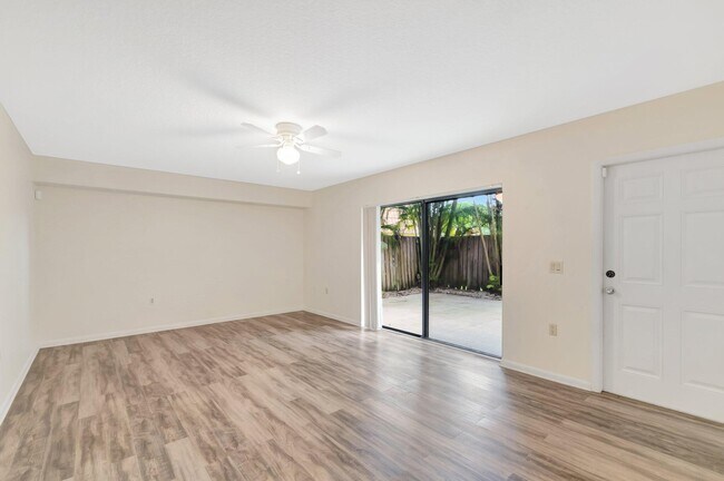 Building Photo - 579 Green Springs Pl