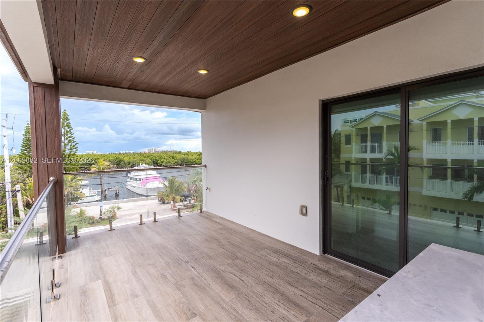 Building Photo - 5601 N Ocean Dr