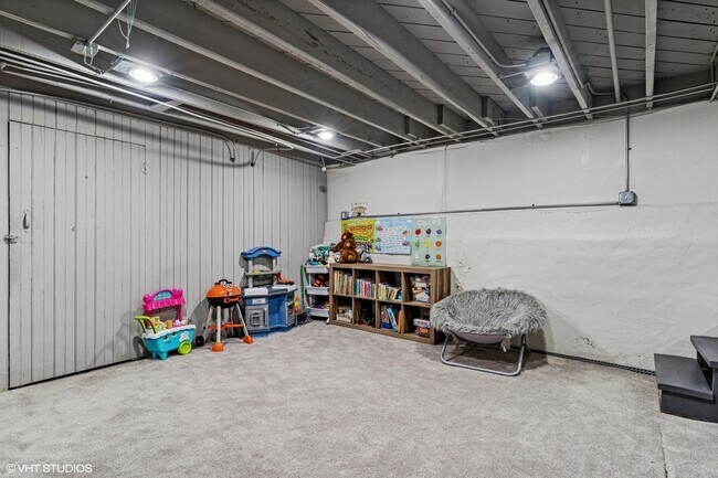 Building Photo - 534 Ridgeland Ave