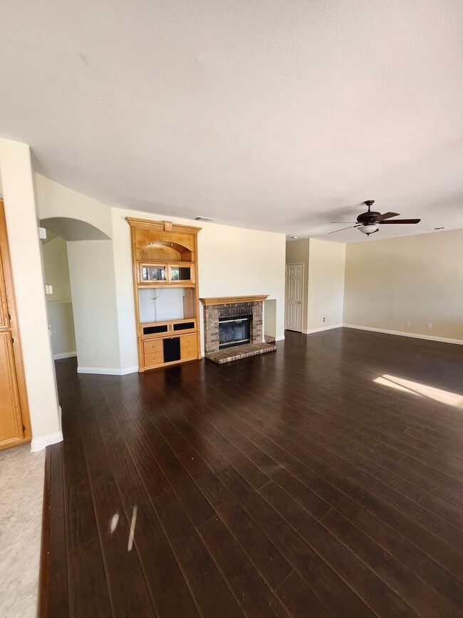 Building Photo - Beautiful two-story home located in the he...