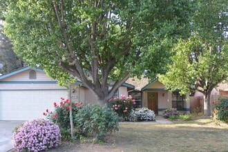 Building Photo - Desireable SW area