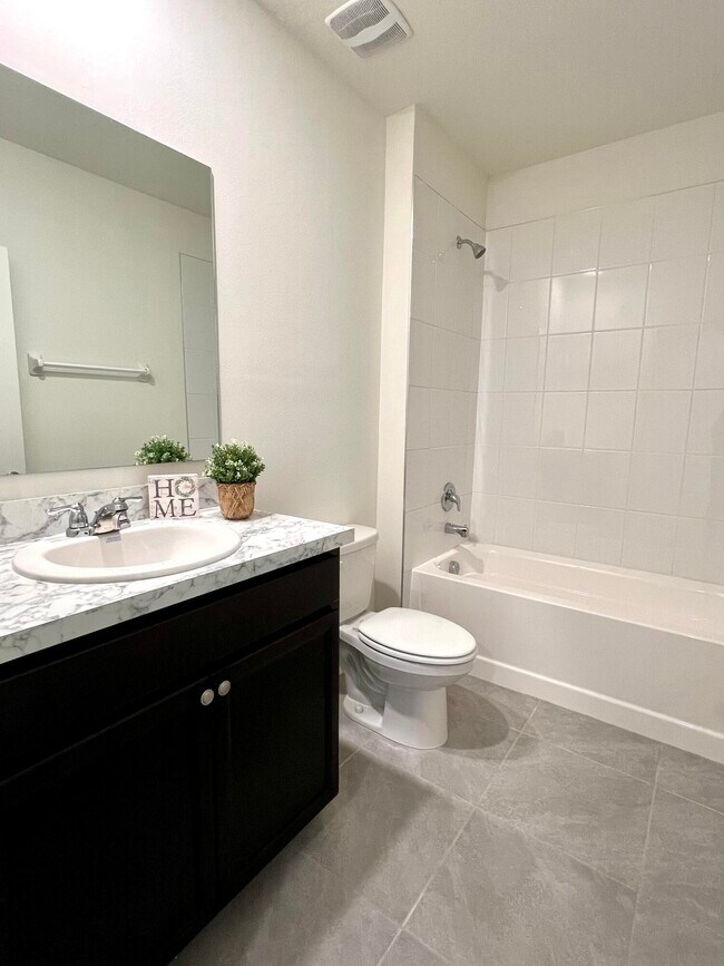 Building Photo - 4011 SW Kidd Ct
