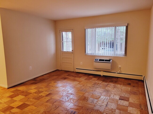 Interior Photo - Twelve Oaks Apartments