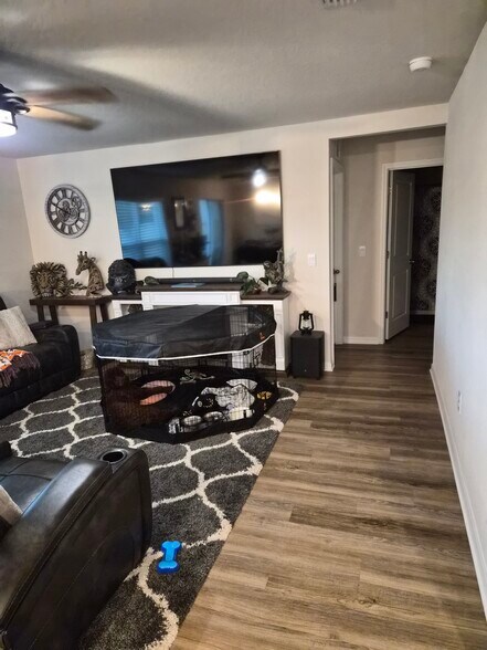 Building Photo - 3912 112th St E