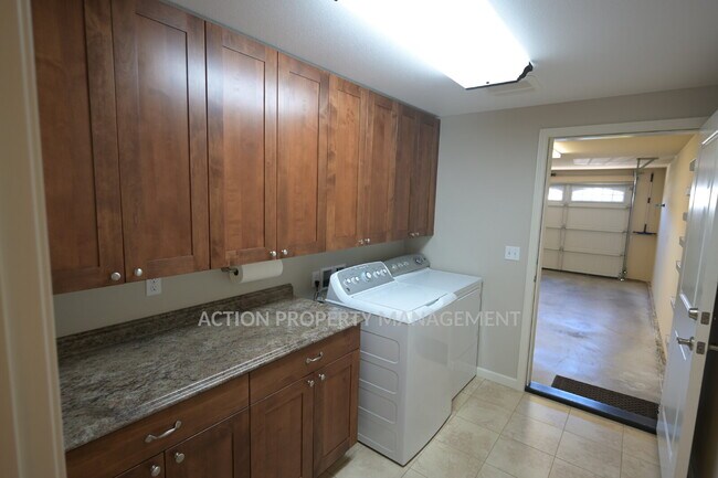 Building Photo - 3 bed 2 bath in Jennies Meadow, Sequim