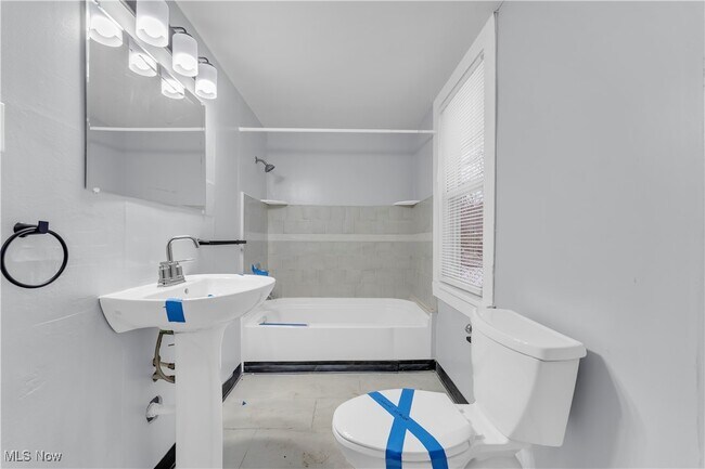 Building Photo - 14917 Darwin Ave