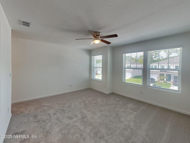 Building Photo - 626 Holly Lks Dr