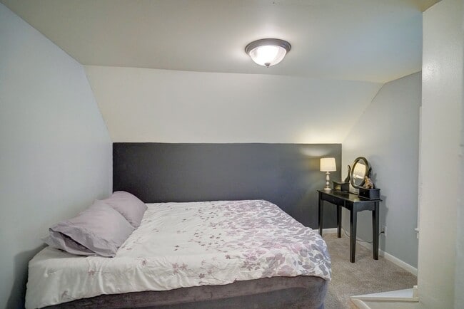 Building Photo - 1606 Steensland Dr