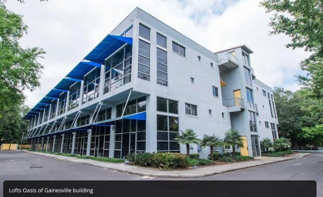 Building Photo - 2515 SW 35th Pl