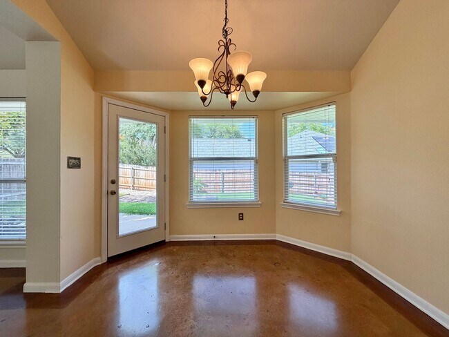 Building Photo - 14900 Doria Dr