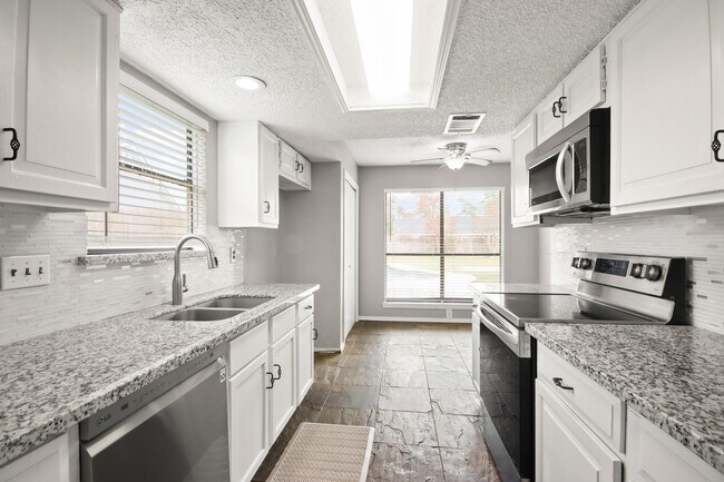 Building Photo - 17610 Possums Run Dr