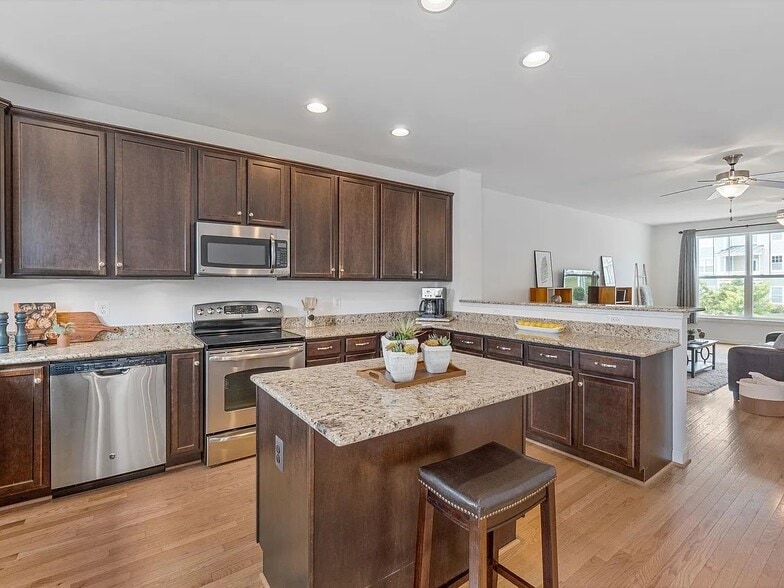 Building Photo - 1254 Haden Pl