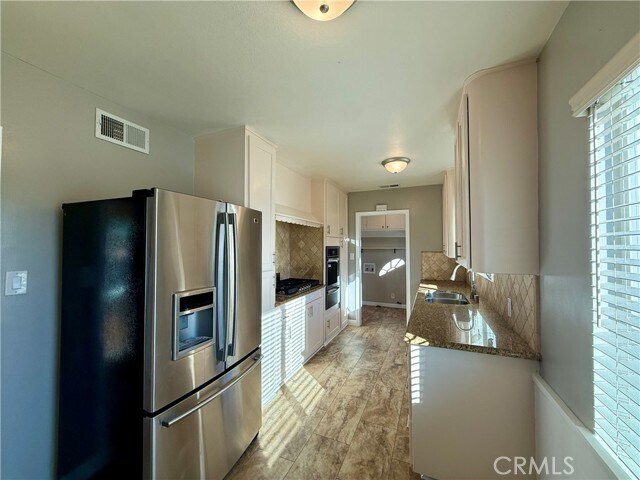 Building Photo - 885 Altura Way