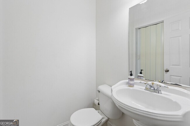 Building Photo - 649 Peeples St SW