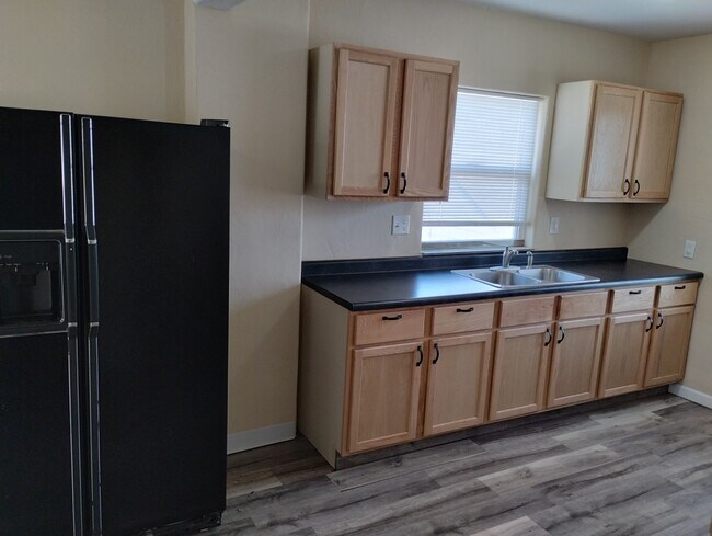 Primary Photo - 1400 SE 25th St