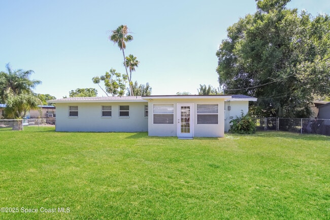 Building Photo - 1286 Hollywood Dr