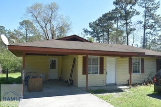 Building Photo - 110 Pointe S Dr