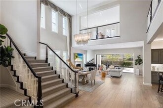 Building Photo - 112 Gardenview