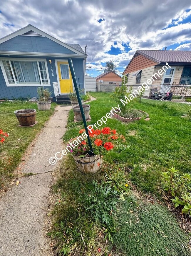 Building Photo - 3 Bed 1 Bath located on the flats