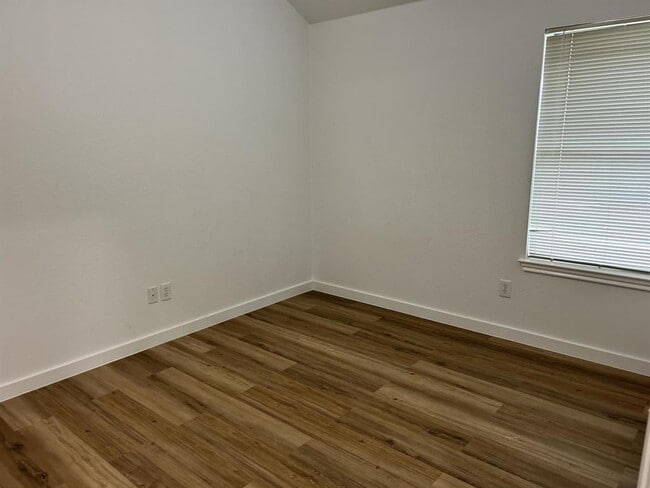 Building Photo - 1506 Cosmos Way