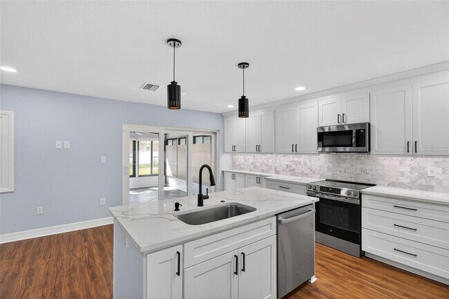 Building Photo - 6660 Cape Hatteras Way NE