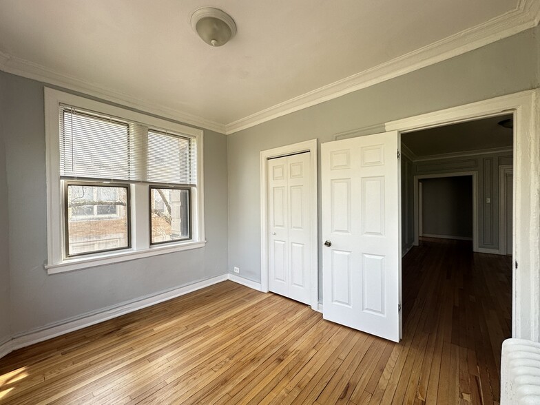 Building Photo - 1361 W Estes Ave