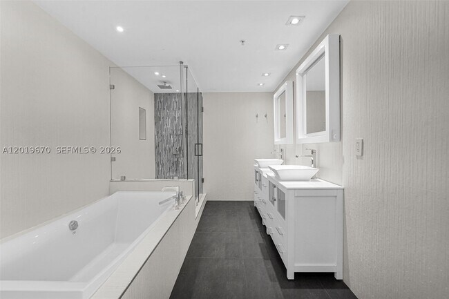 Building Photo - 3001 S Ocean Dr