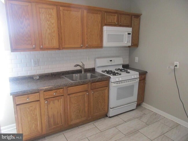 Building Photo - 3406 Belair Rd