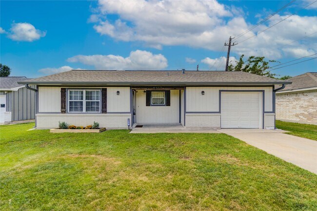 Primary Photo - 5317 Crestmont St